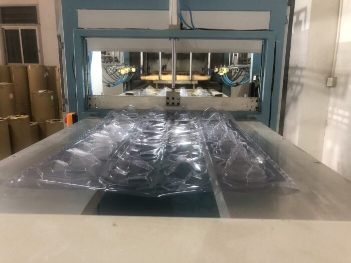 Vacuum forming machine achieves efficient molding. With its ingenuity and craftsmanship, it creates high-quality new packaging-Wenlan - Image 5